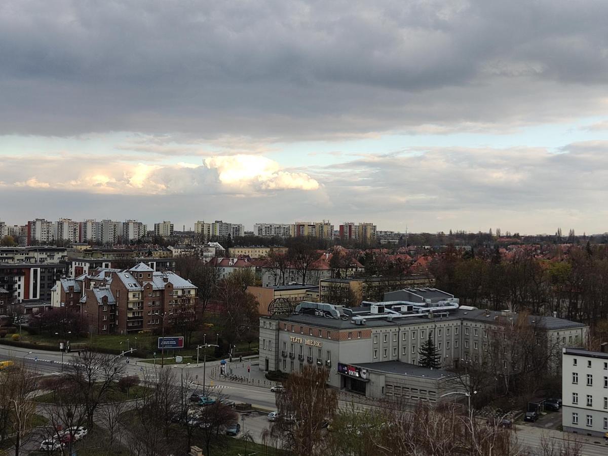 Apartament Z Widokiem Na Miasto Гливице Екстериор снимка