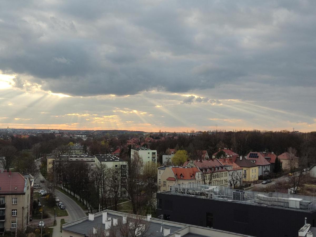 Apartament Z Widokiem Na Miasto Гливице Екстериор снимка