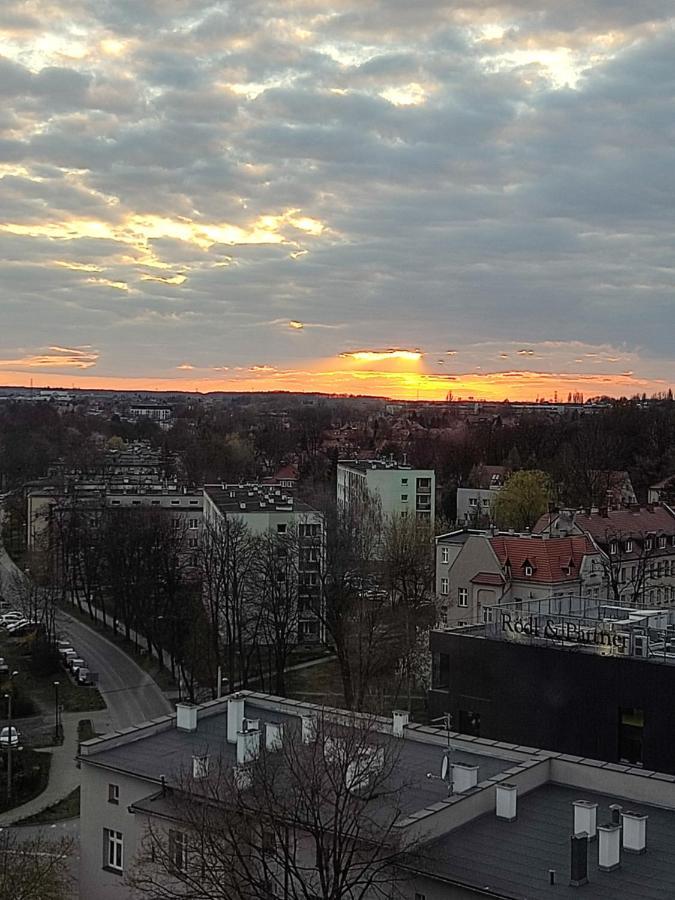 Apartament Z Widokiem Na Miasto Гливице Екстериор снимка